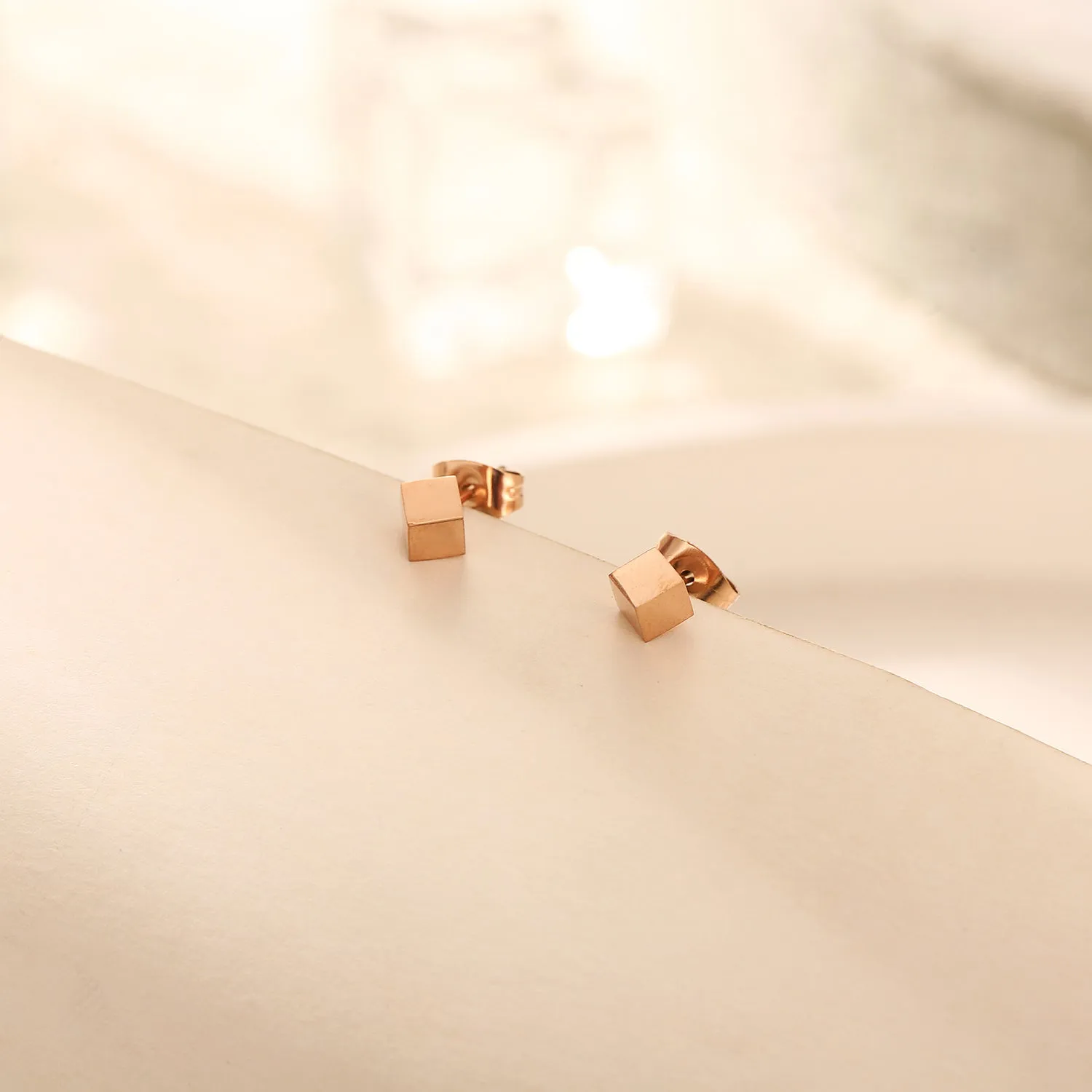 1 Pair Elegant Simple Style Solid Color Plating Stainless Steel 18k Gold Plated Ear Studs