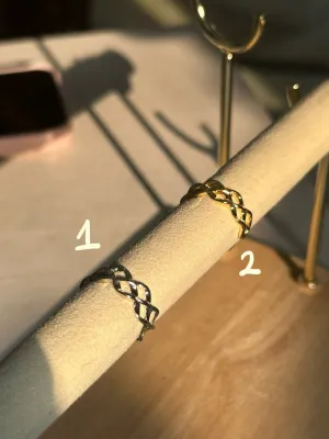 Knotted Rings