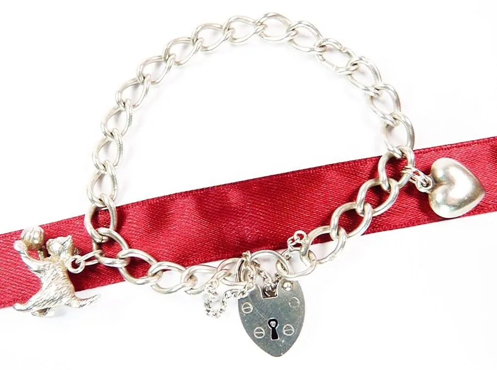 Vintage Fully Hallmarked Sterling Silver Cat Heart Charm Bracelet 1977